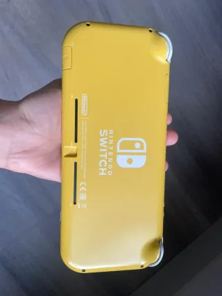 Nintendo Switch Lite Giallo