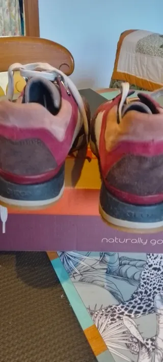 Zapatillas Geox grises y rosas