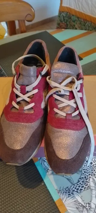 Zapatillas Geox grises y rosas