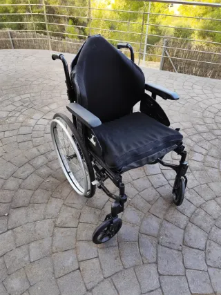 Silla ruedas anatómica plegable