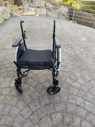 Silla ruedas anatómica plegable