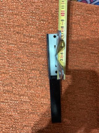 Tirador maneta negro y metal