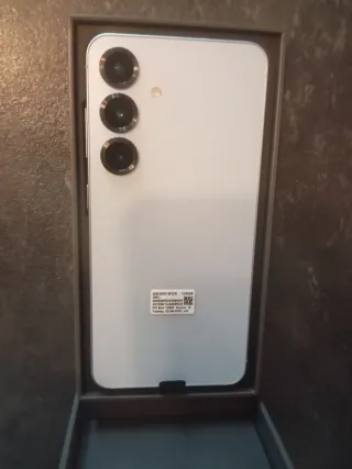 Samsung Galaxy S25.