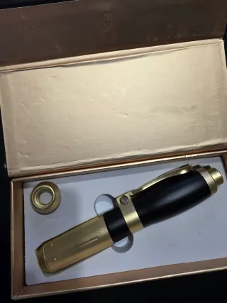 Pluma de Ácido Hialurónico sin Agujas