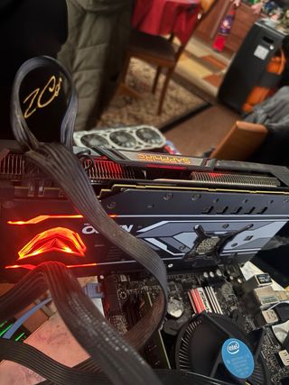 Sapphire NITRO+ Radeon RX Vega 64 Tarjeta Gráfica