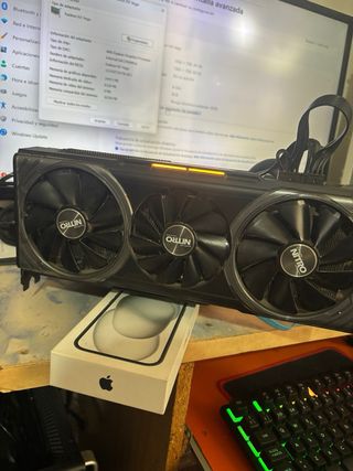 Sapphire NITRO+ Radeon RX Vega 64 Tarjeta Gráfica