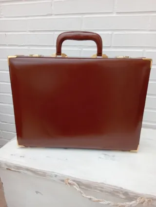 Maletín ejecutivo rígido piel marrón