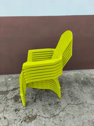 Butacas de jardín apilables verdes