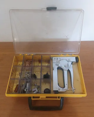 Grapadora Tapicero PETRUS 330