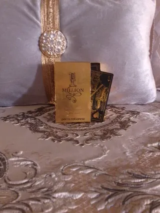 Cartas de póker doradas