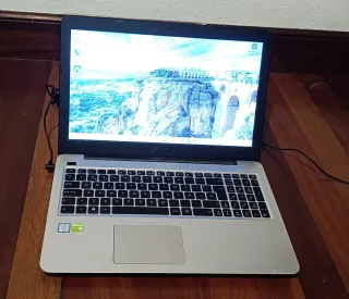 Portátil ASUS X556UJ i7 12GB RAM SSD