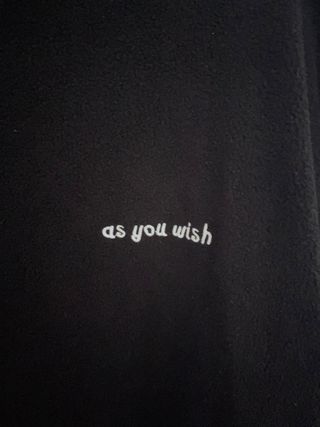 Sudadera negra con cremallera