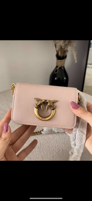 Bolso Pinko Rosa con Cadena Dorada