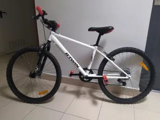 Bicicleta MTB Blanca B'TWIN