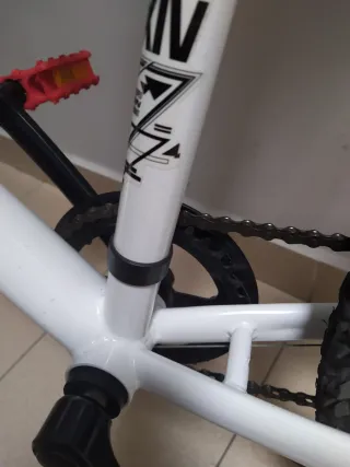 Bicicleta MTB Blanca B'TWIN