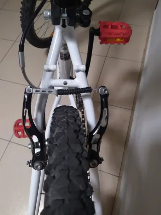 Bicicleta MTB Blanca B'TWIN