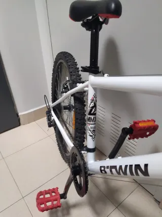 Bicicleta MTB Blanca B'TWIN