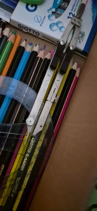 Matite colorate e accessori cancelleria