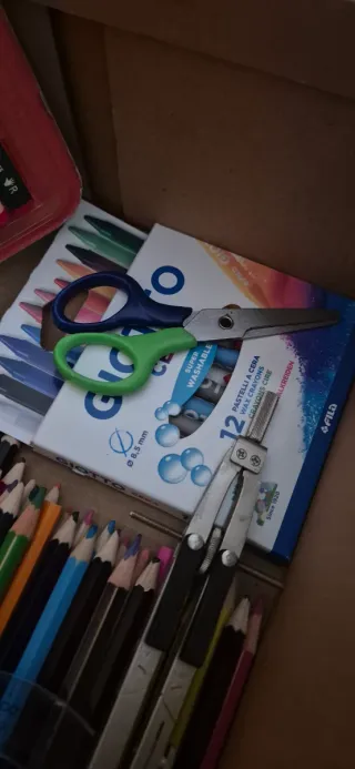 Matite colorate e accessori cancelleria