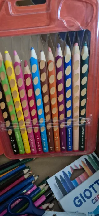 Matite colorate e accessori cancelleria