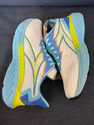 Zapatillas de correr blancas y azules