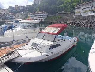 Barco con motor Yamaha