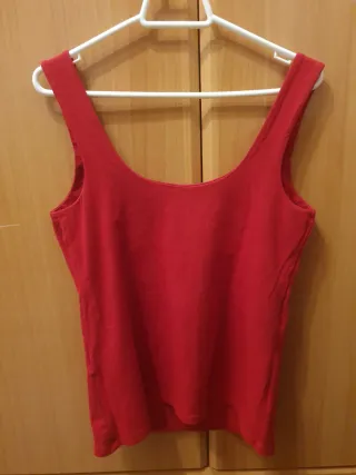 Camiseta Bershka Roja Talla M