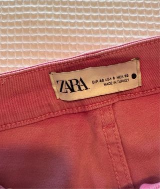 Vaqueros Zara rosas
