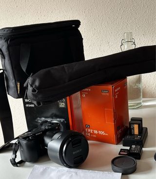 Sony A6400 + Objetivo 18-105mm F4 + Accesorios