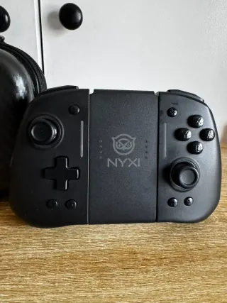 NYXI - Funda y Mandos para Nintendo Switch