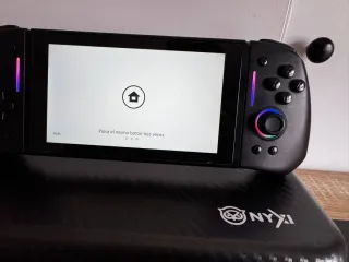 NYXI - Funda y Mandos para Nintendo Switch
