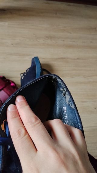 Botines azules con cordones