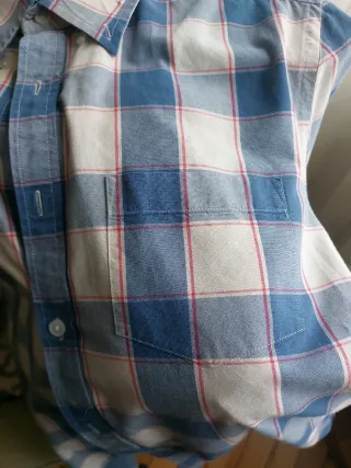 Camisa de cuadros azul y blanco