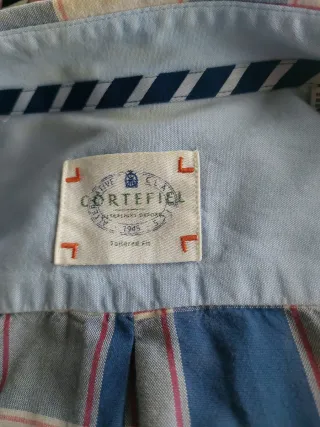 Camisa de cuadros azul y blanco