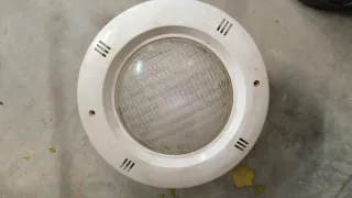 Foco piscina con nicho para liner y hormigón