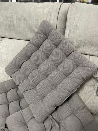 3 Cojinescuadrados grises (3 unidades) Leroy Merlí