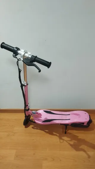 Patinete eléctrico rosa