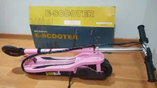 Patinete eléctrico rosa