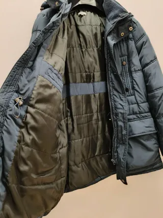 Giubotto uomo sagomato con cappuccio Tg. L