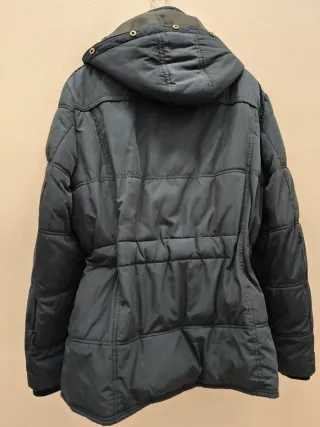 Giubotto uomo sagomato con cappuccio Tg. L