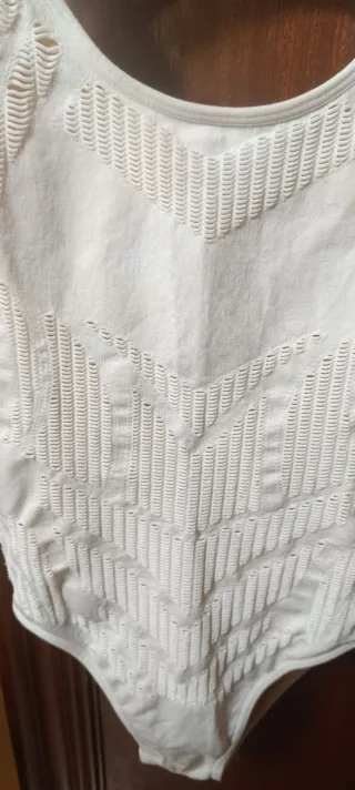 Bañador mujer Oysho canalé blanco cremaTalla S