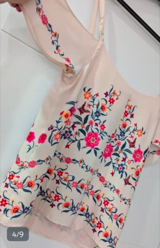 Lote 4 Blusas diferentes modelos.