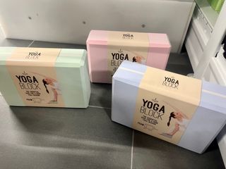 Blocco yoga toni pastello