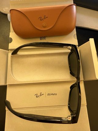 Ray-Ban Meta Smart Glasses Case - negro