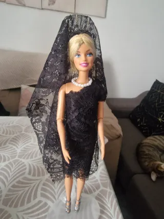 Barbie Mattel in Abito Nero in Pizzo