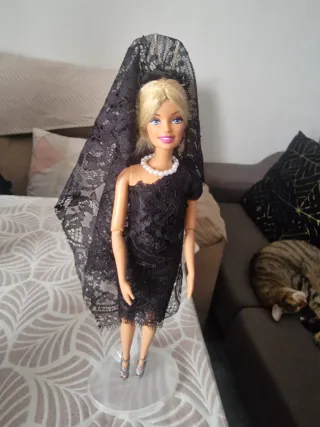 Barbie Mattel in Abito Nero in Pizzo
