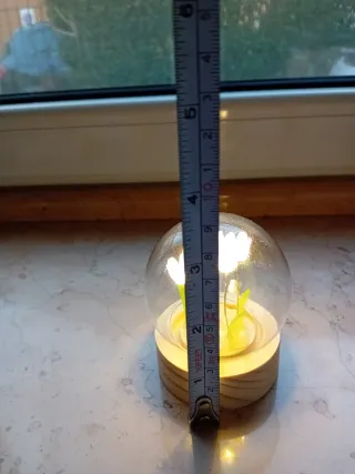 Sfera luminosa con fiori