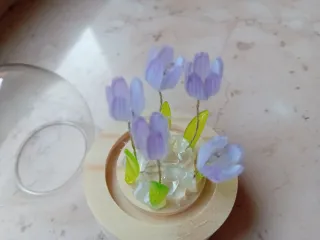 Sfera luminosa con fiori