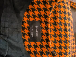 Chaleco Stradivarius Negro Naranja