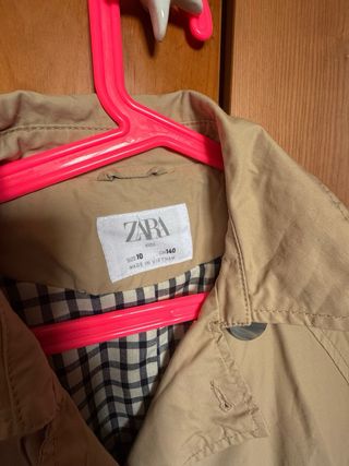 Gabardina Zara niña Talla 10 Beige
